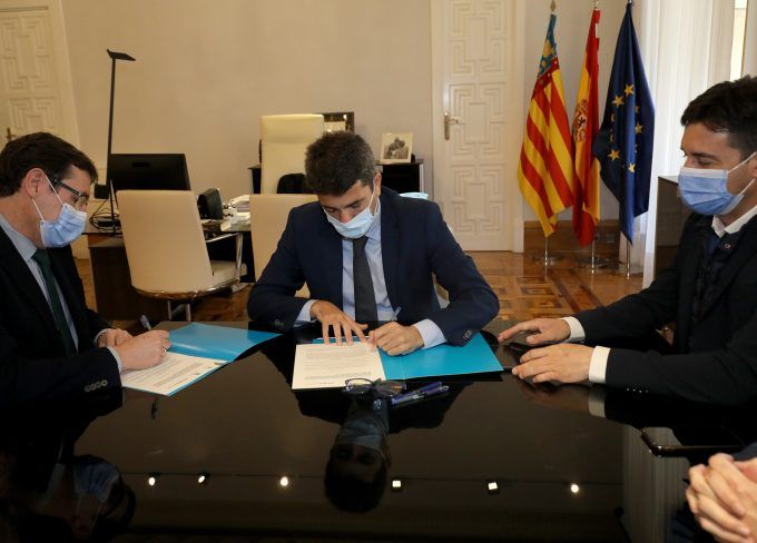 040522 Firma protocolo Cooperativa Eléctrica de Crevillent 02 040522 Firma protocolo Cooperativa Eléctrica de Crevillent 02