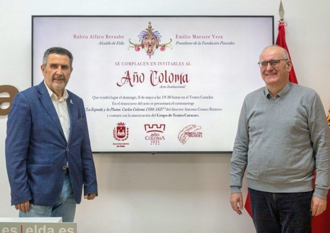 FOTO PRESENTACION ACTO INSTITUCIONAL COLOMA