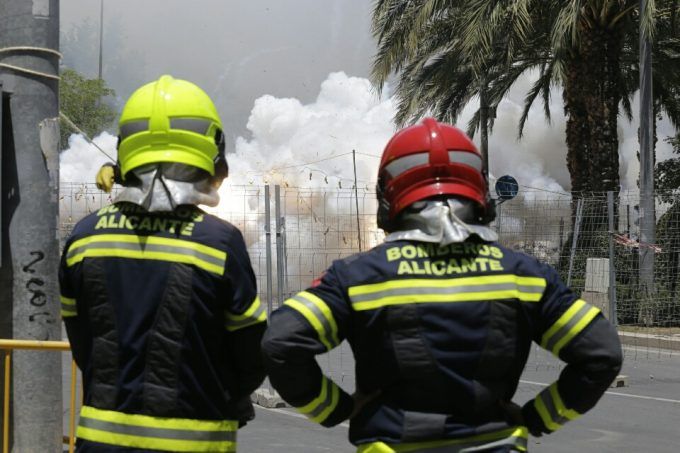 Mascletà hogueras Alicante