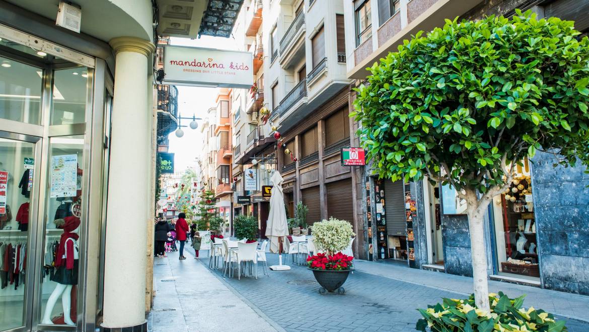 Calle comercial en Elche