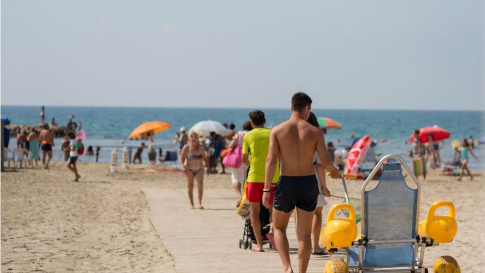 Servici de platges accessibles a Alacant Servici de platges accessibles a Alacant