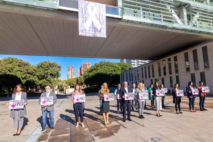Pancarta d'Igualtat pel 25N a Benidorm