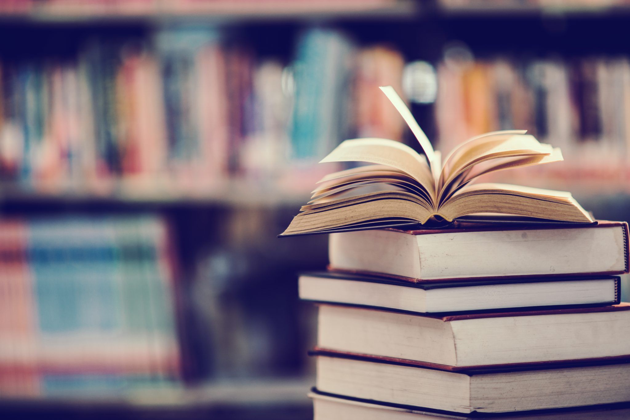 Un llibre d'una biblioteca