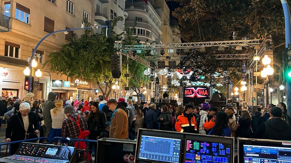 Escenario de música en el Carnaval de Alicante