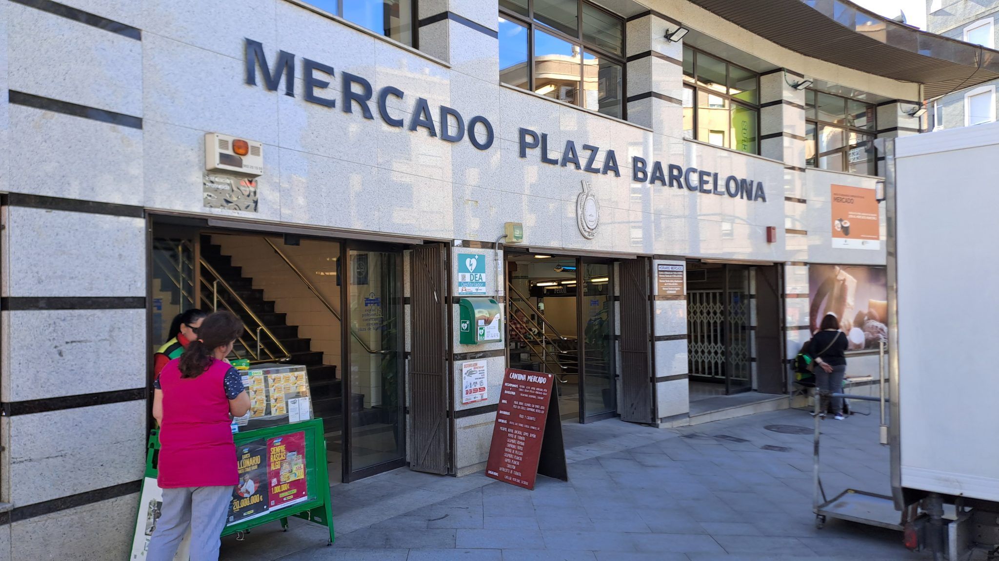 mercado plaza barcelona elche