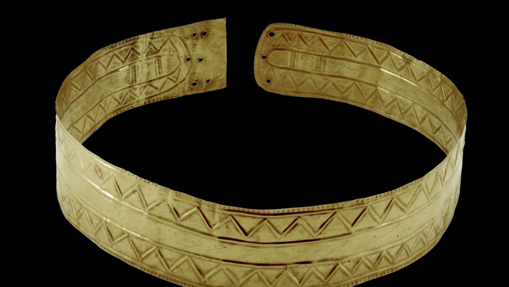 Diadema de oro