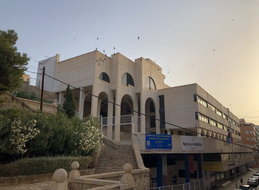 Fachada de la EOI de Alicante