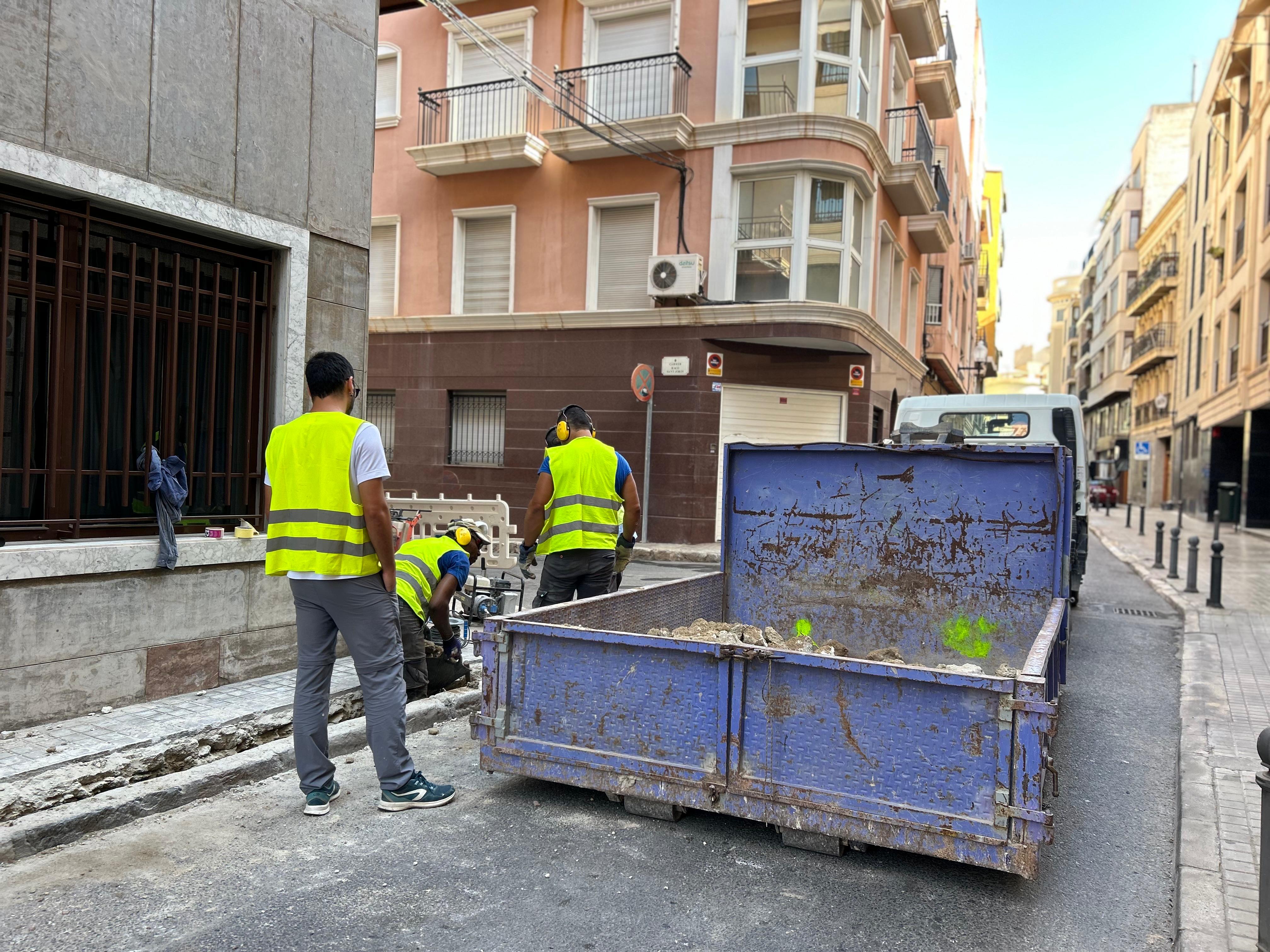 Obres al carrer Sant Jordi d'Elx