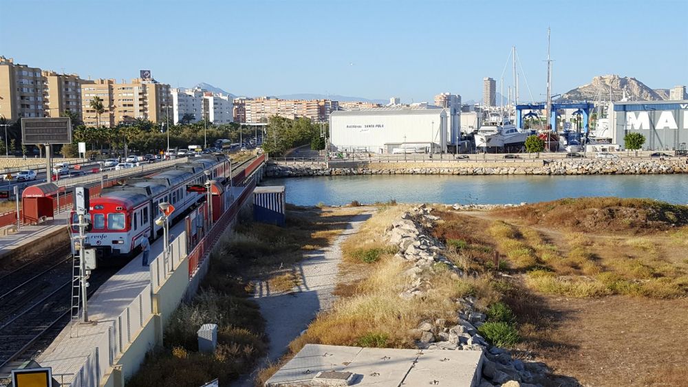 Estación de tren de San Gabriel, que se eliminaría con la variante de Torrellano