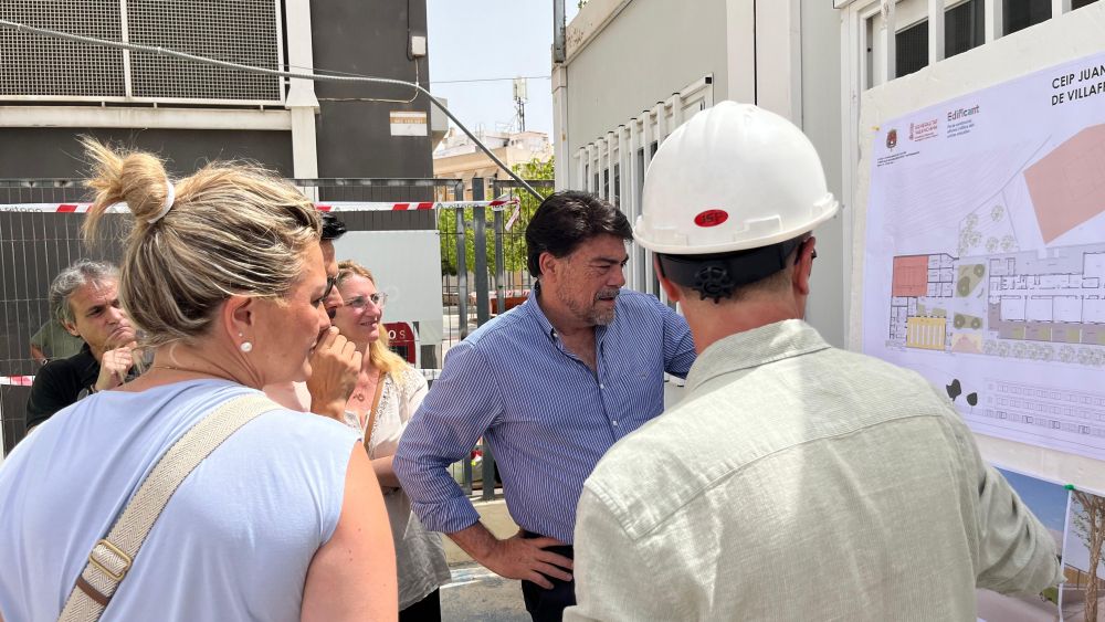 Luis Barcala visita las obras del nuevo CEIP Juan Bautista Llorca