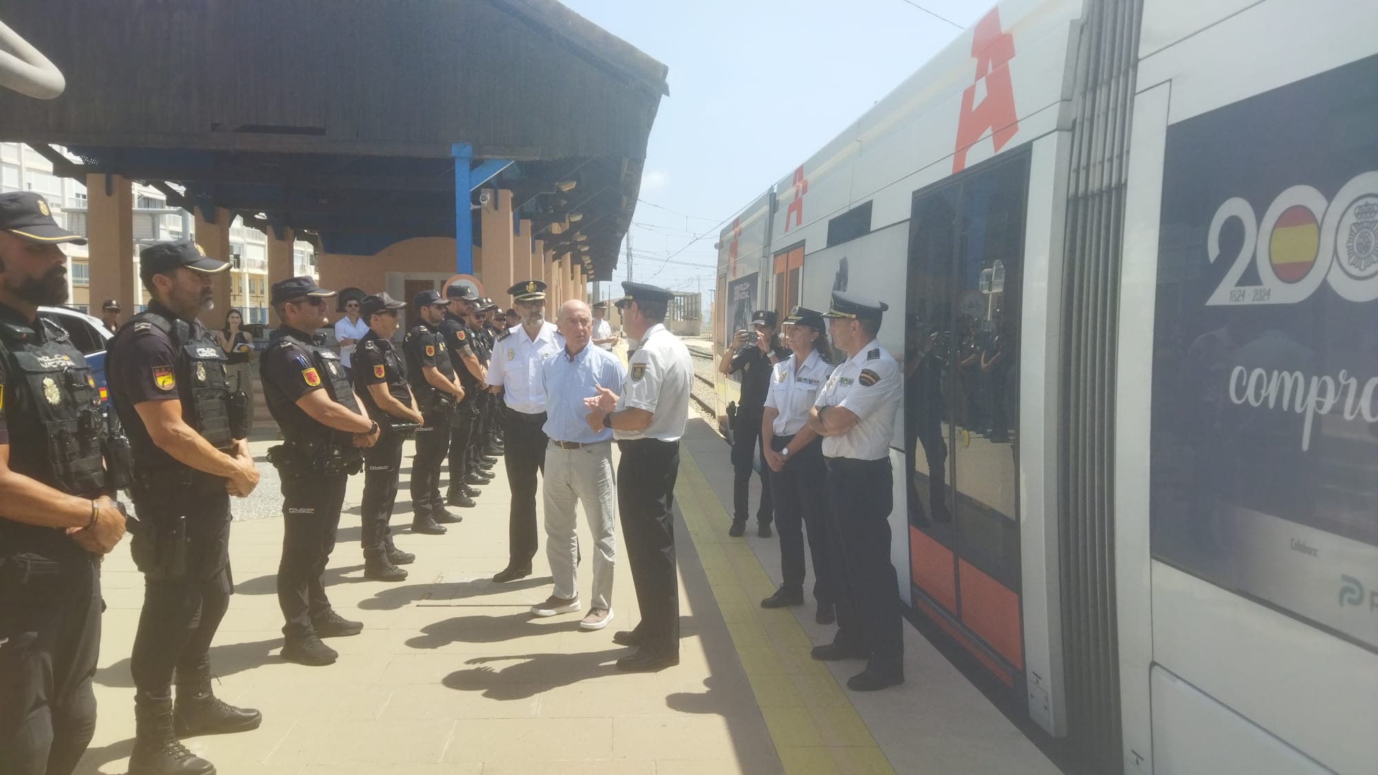 Tranvía tematizado de la Policía Nacional 