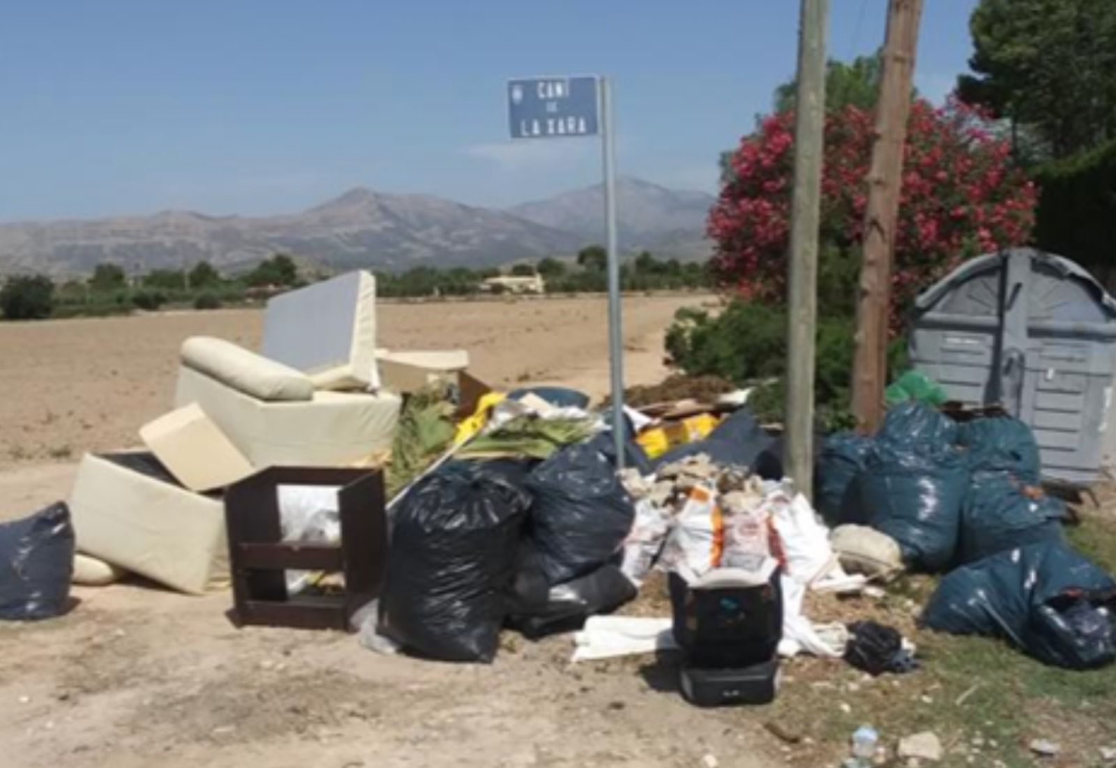 Fem en abocadors il·legals a Sant Vicent