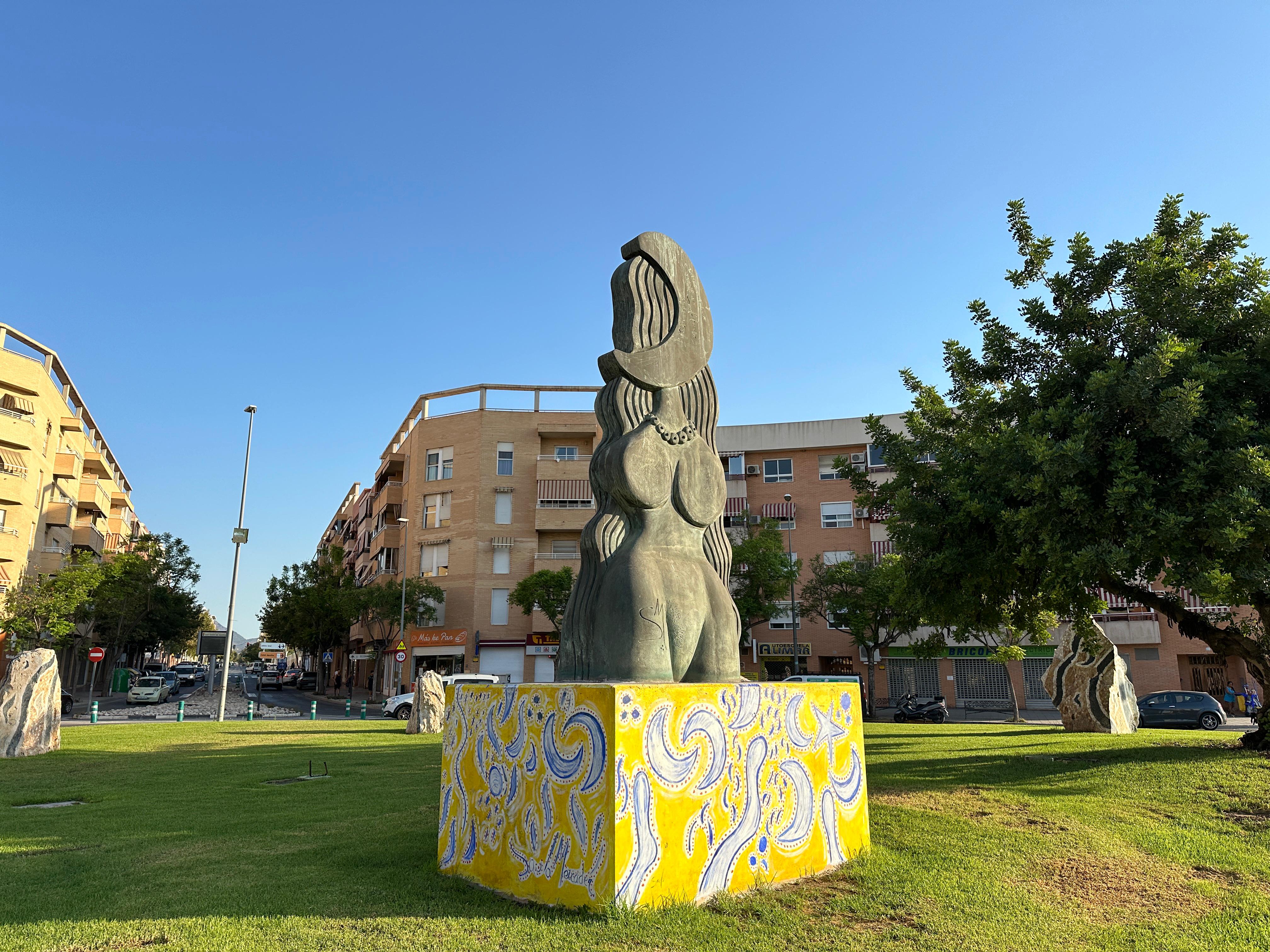 Escultura Dona Lluna de Sant Vicent