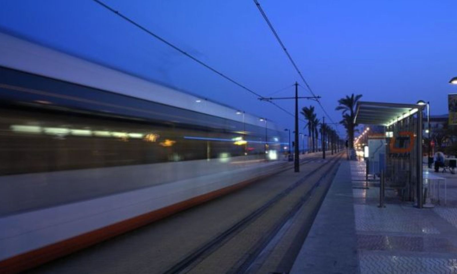 Servicio nocturno del TRAM