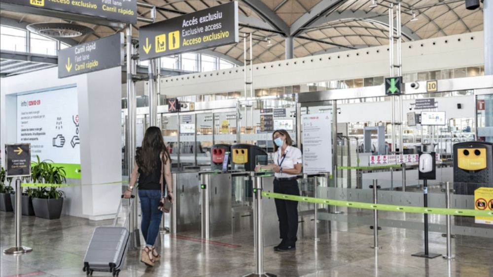 Control d'equipatges en l'aeroport d'Alacant (Foto: Aena)