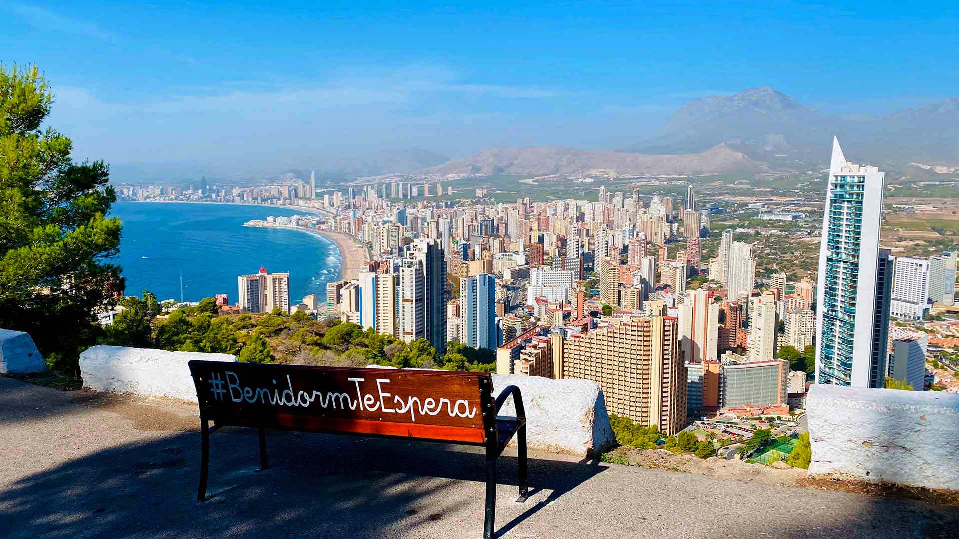 Ciutat de Benidorm des de la Serra Gelada