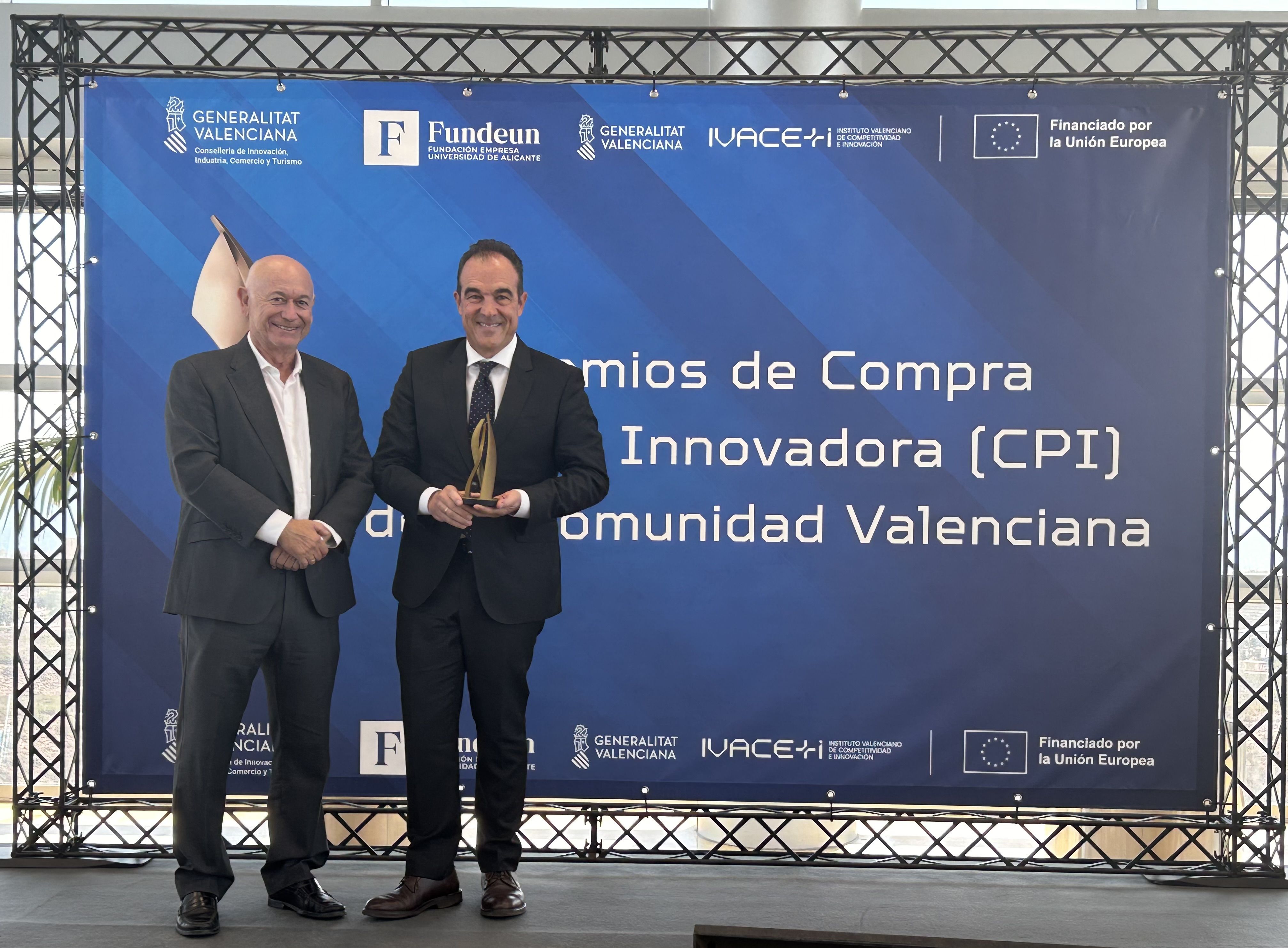 El regidor Antonio Peral rep el premi Compra Pública Innovadora