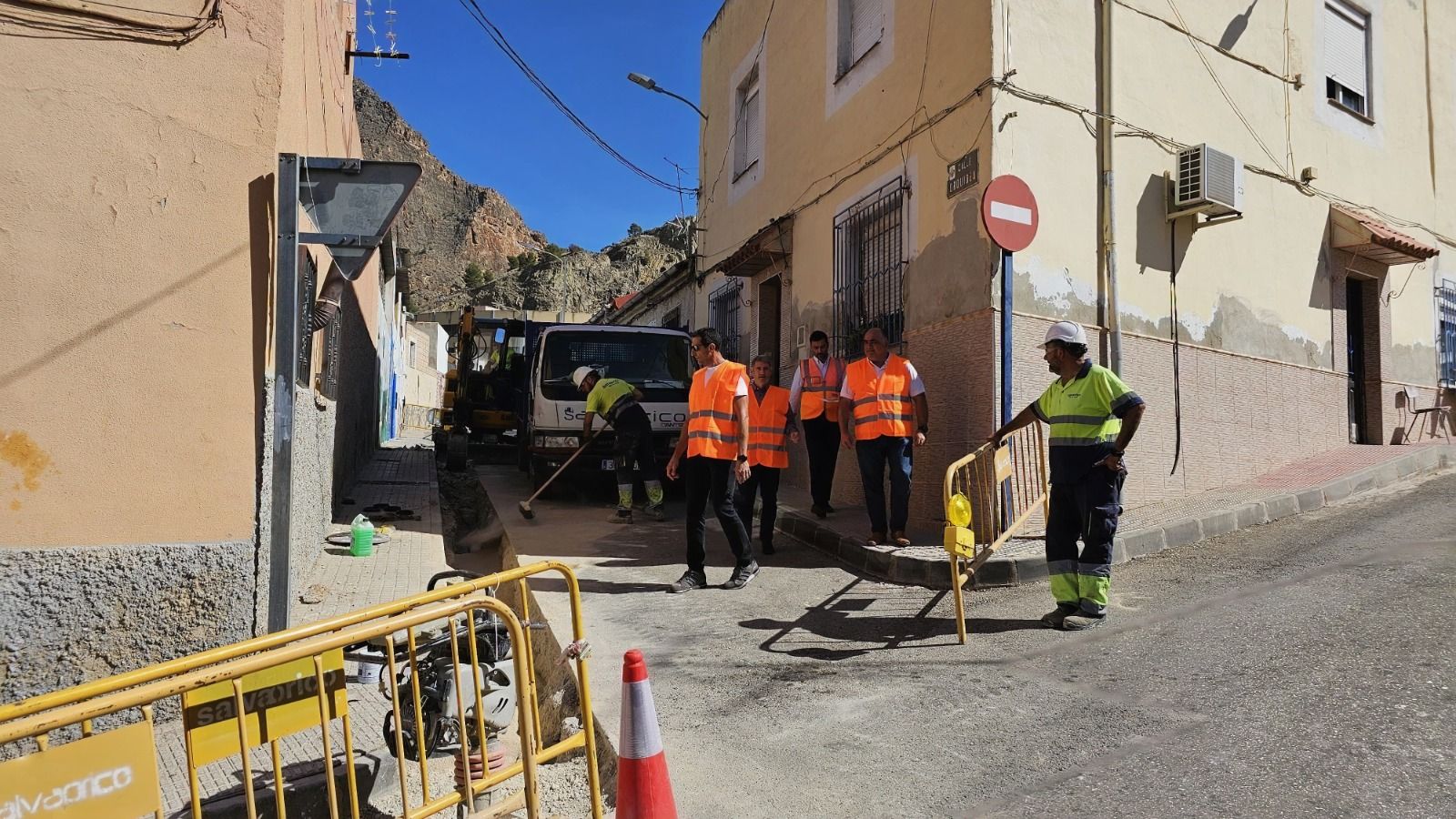 Obras renovación red agua potable en Orihuela