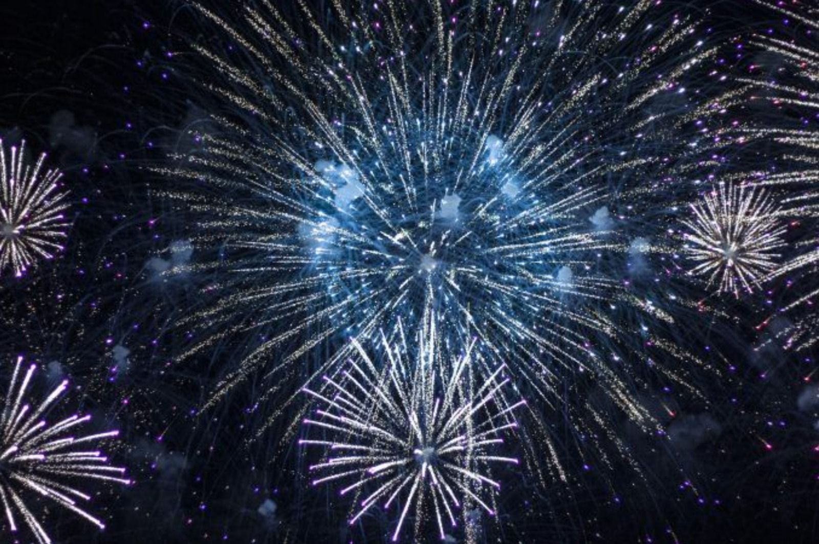 Un castillo de fuegos artificiales en Alicante