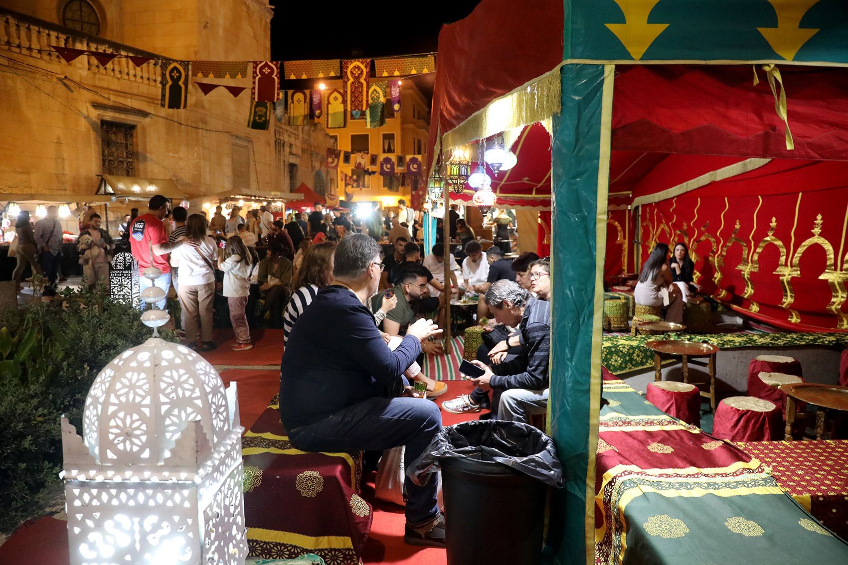Mercado medieval de Elche por la noche