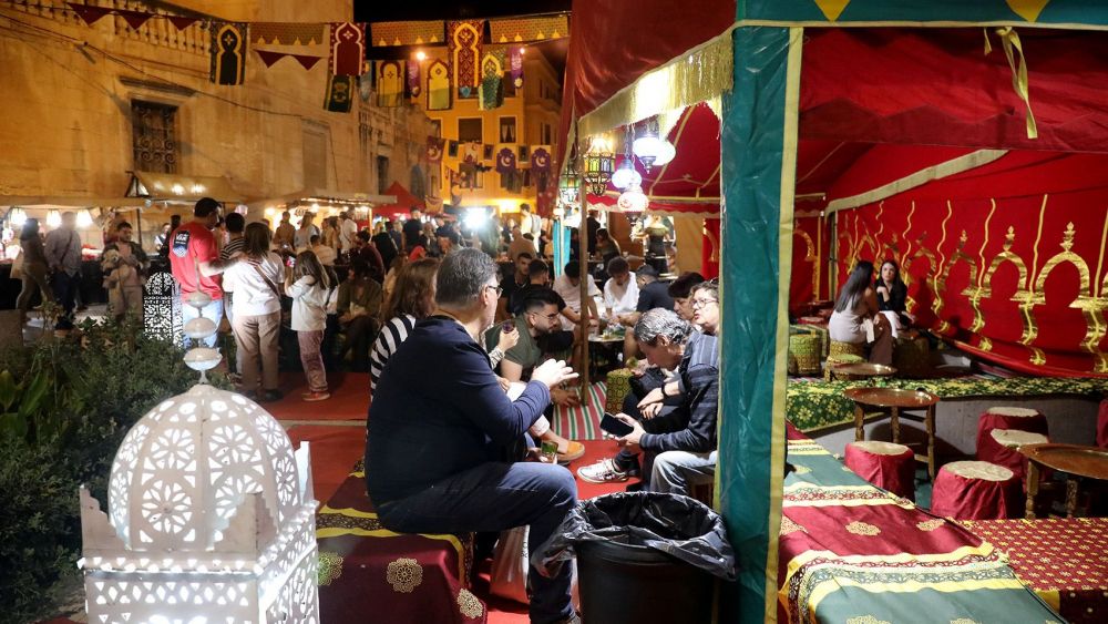 Mercado medieval de Elche por la noche