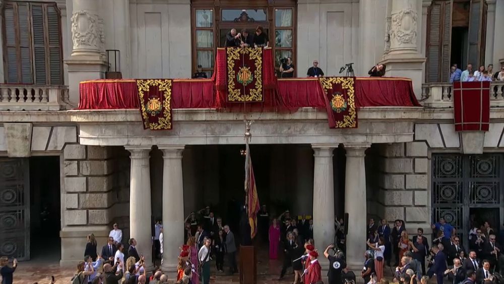 La Reial Senyera vuelve al Ayuntamiento de valència