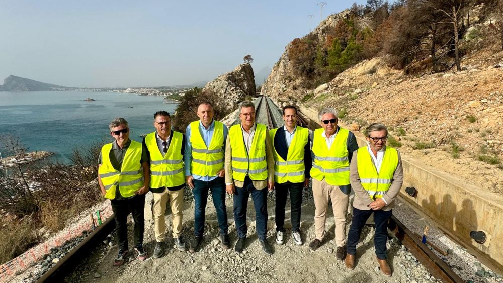 Martínez Mus visita las obras del TRAM entre Denia y Benidorm