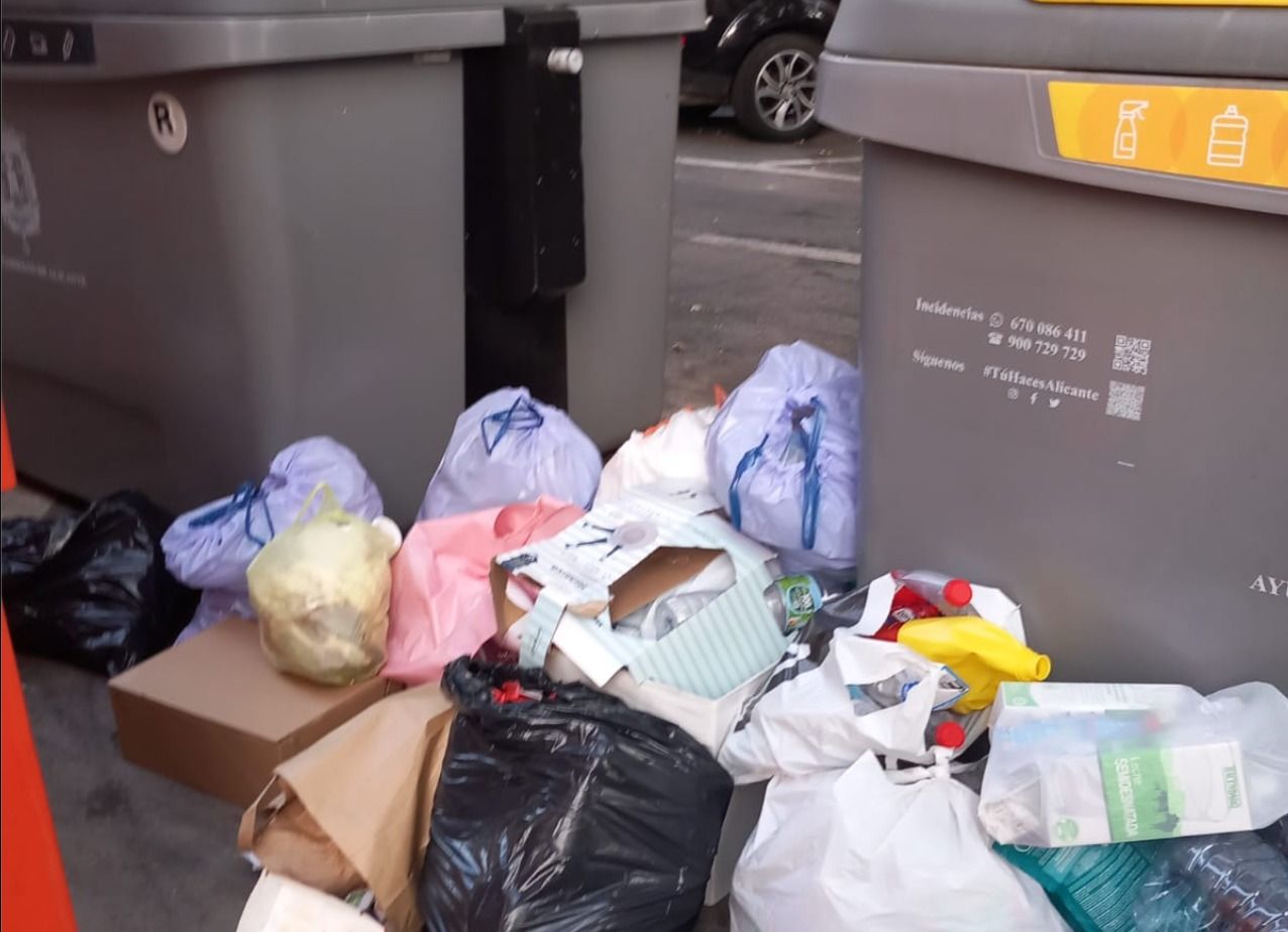 Escombraries sense arreplegar a Alacant