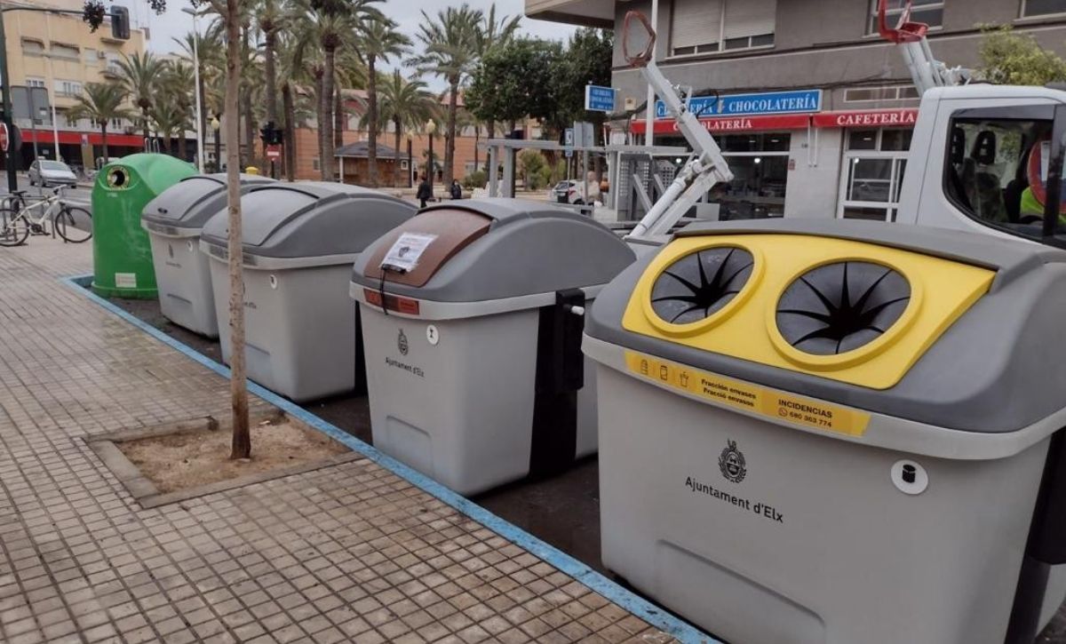 Contenidors d'escombraries a Elx