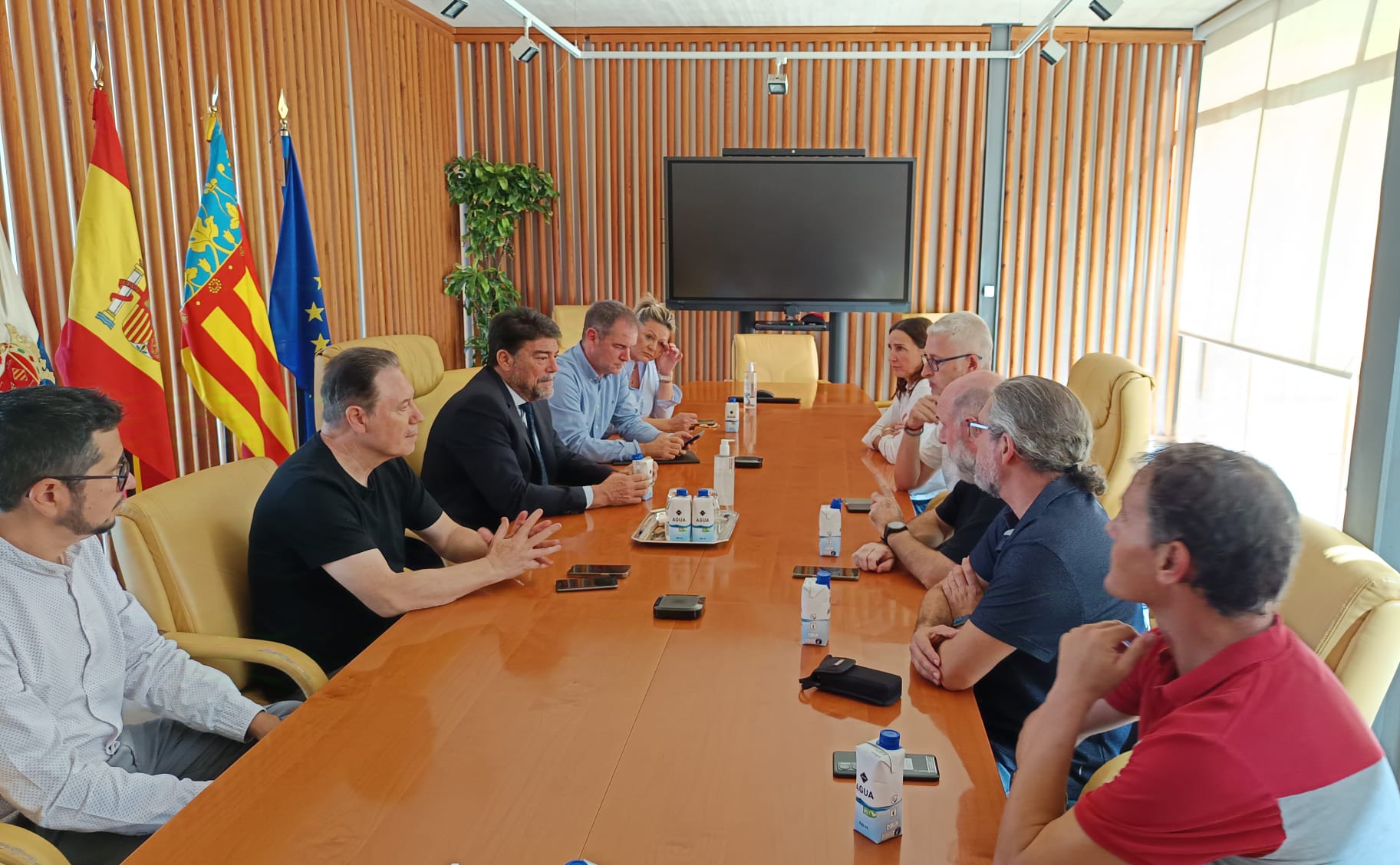 Reunión entre el equipo de gobierno y los técnicos de la Conselleria de Cultura Reunión entre el equipo de gobierno y los técnicos de la Conselleria de Cultura