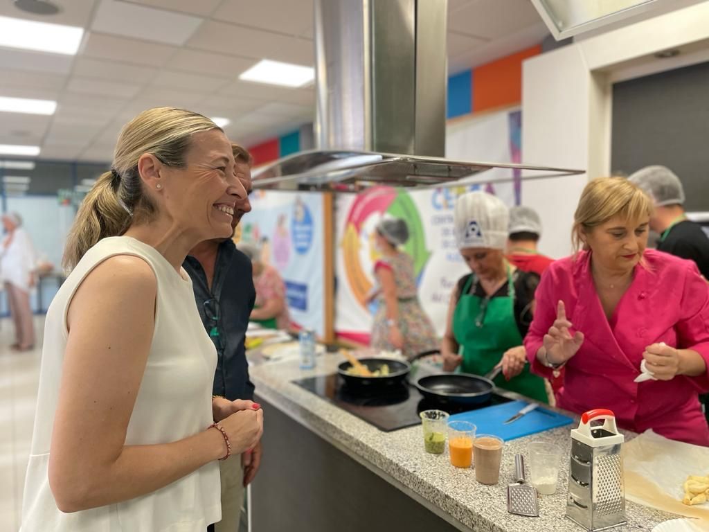 La regidora Lídia López visita un dels cursos del CERCA