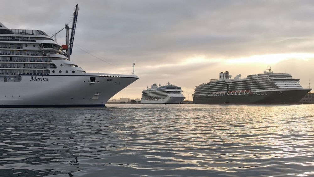 Triple escala de cruceros en el Puerto de Alicante