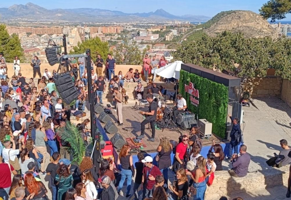 Una de las actuaciones de los conciertos del Baluarte en Alicante