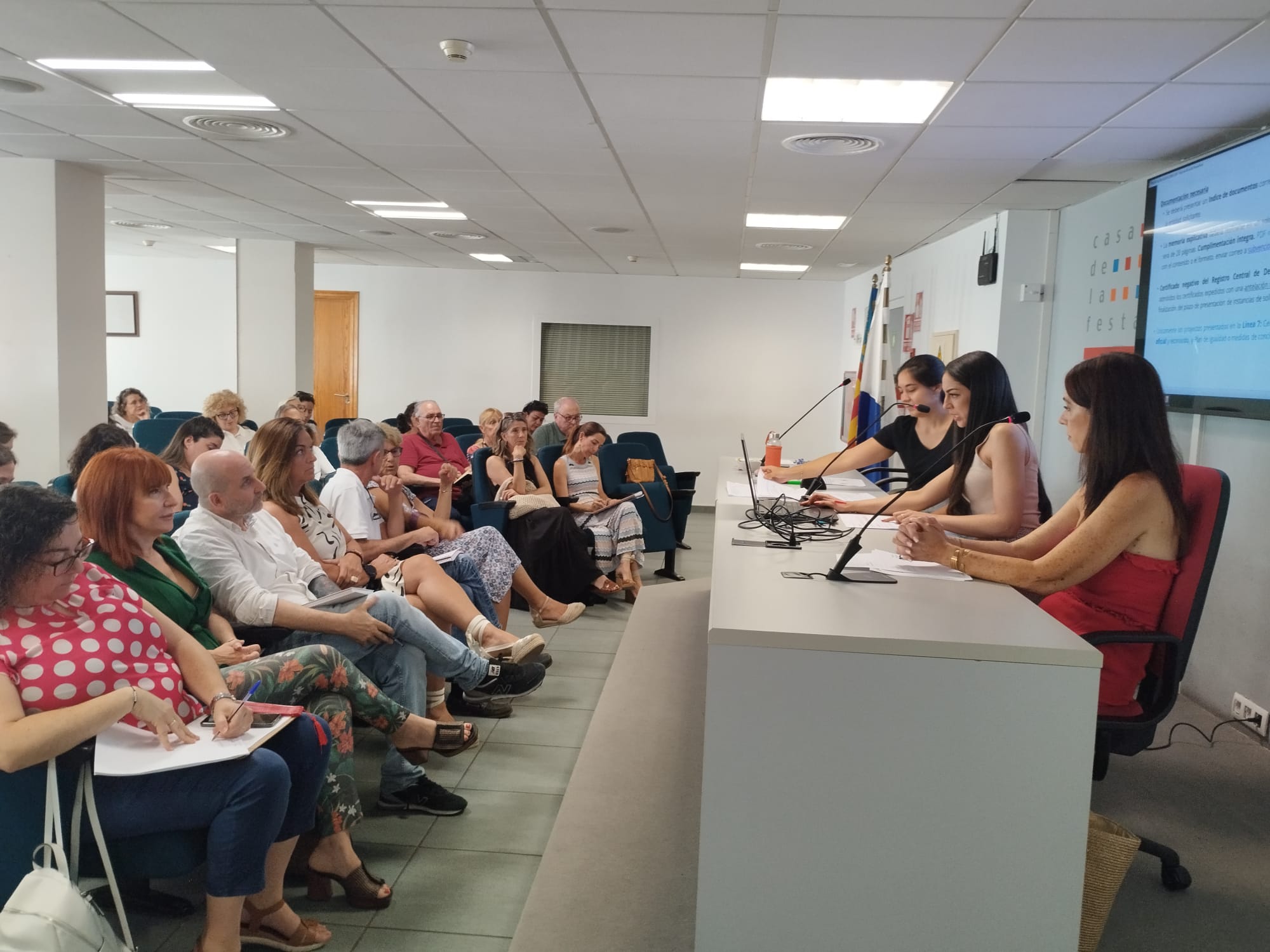 Reunió de les entitats socials en Alacant