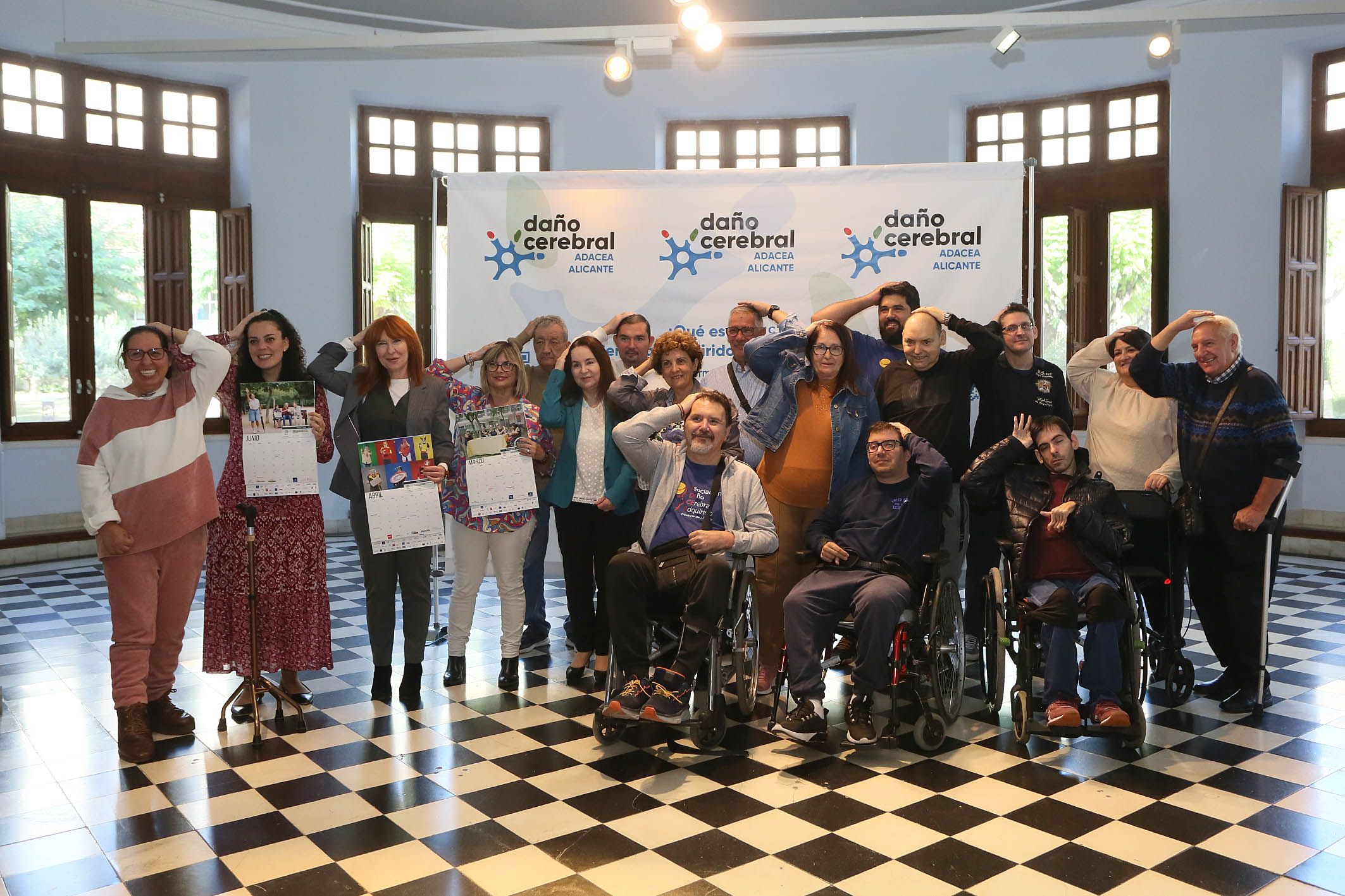 Presentación del calendario solidario 2024 de ADACEA