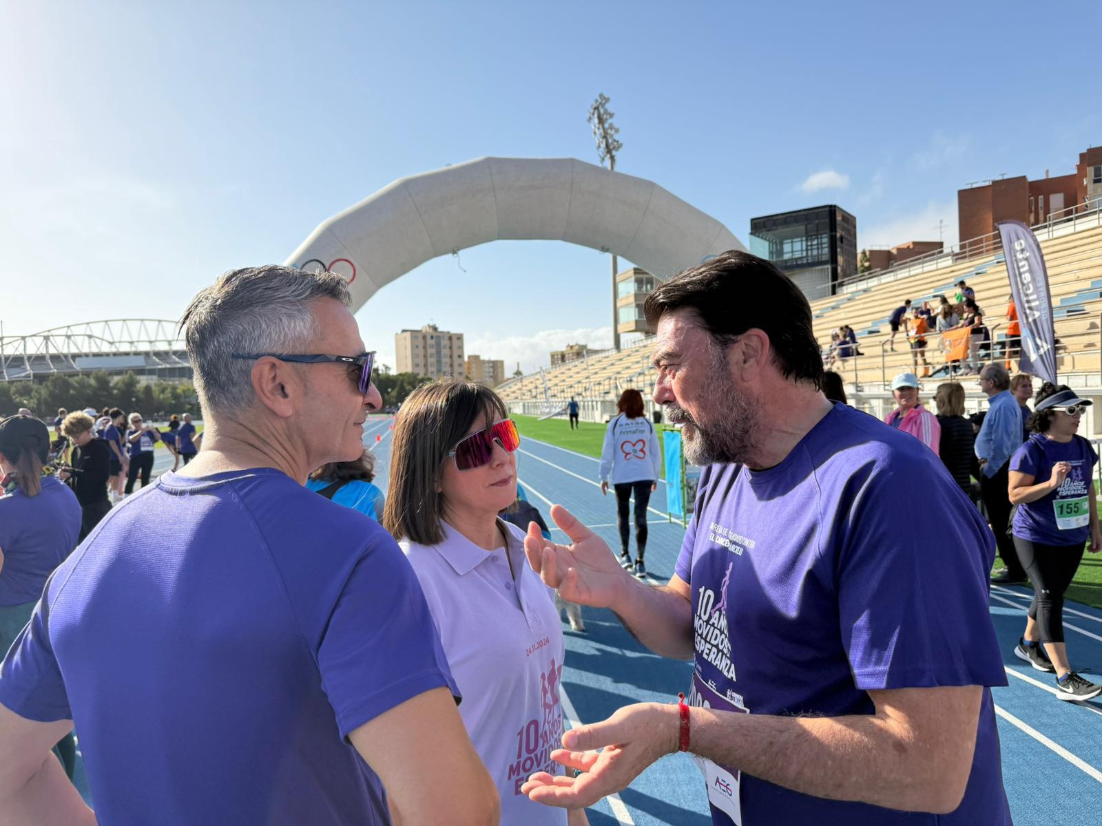 L'alcalde Luis Barcala en la X carrera del Càncer de Pàncreas.