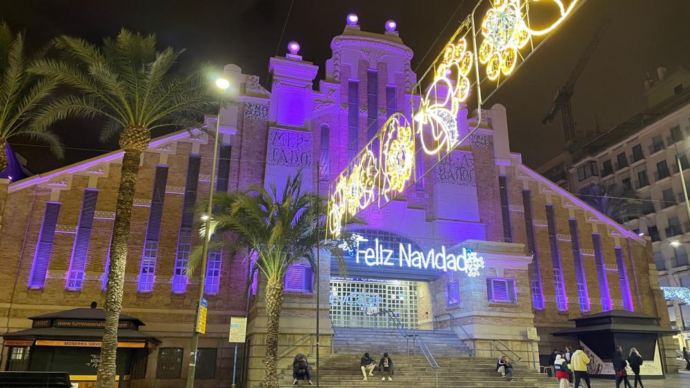 Mercado Central de Alicante iluminado por Navidad