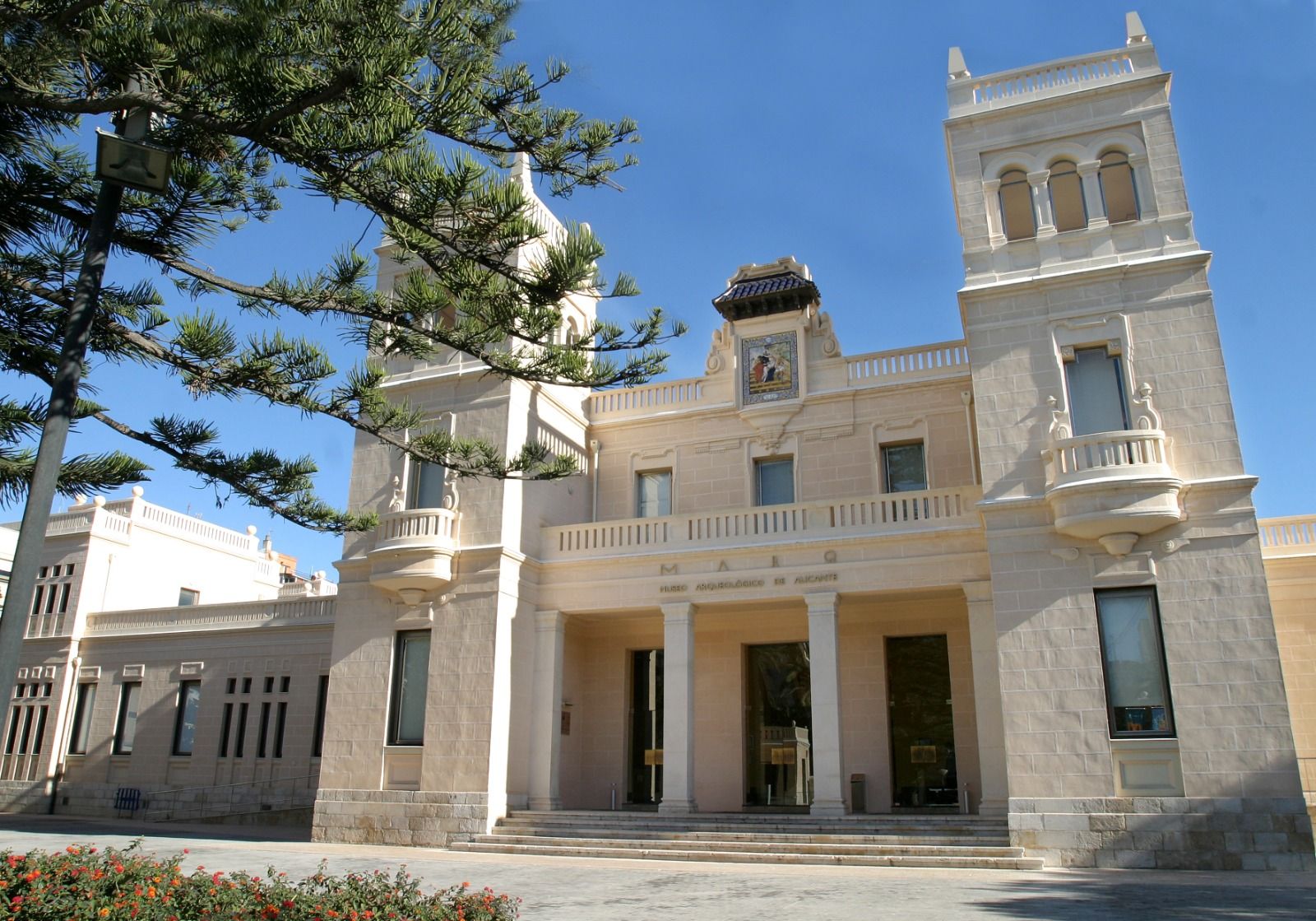 Façana del MARQ de Alicante
