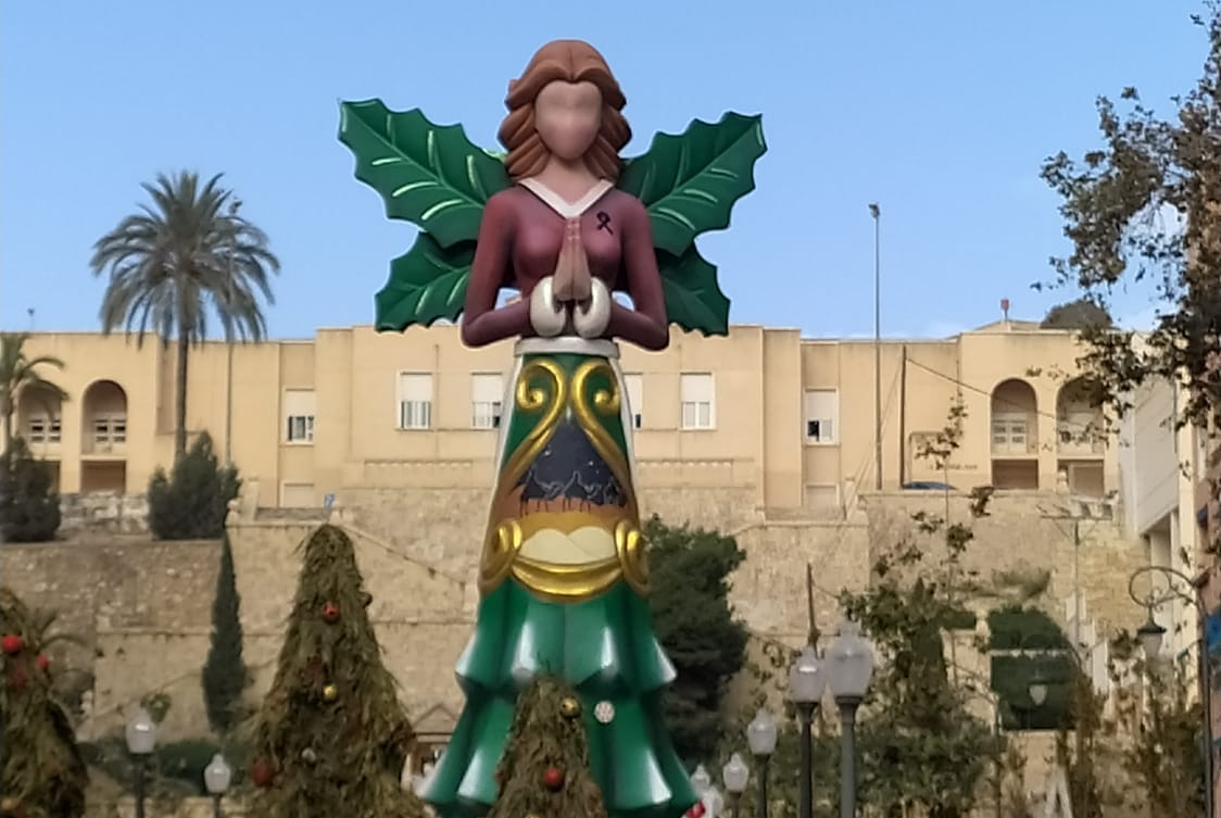 Escultura d'un àngel gegant d'Alacant Escultura d'un àngel gegant d'Alacant