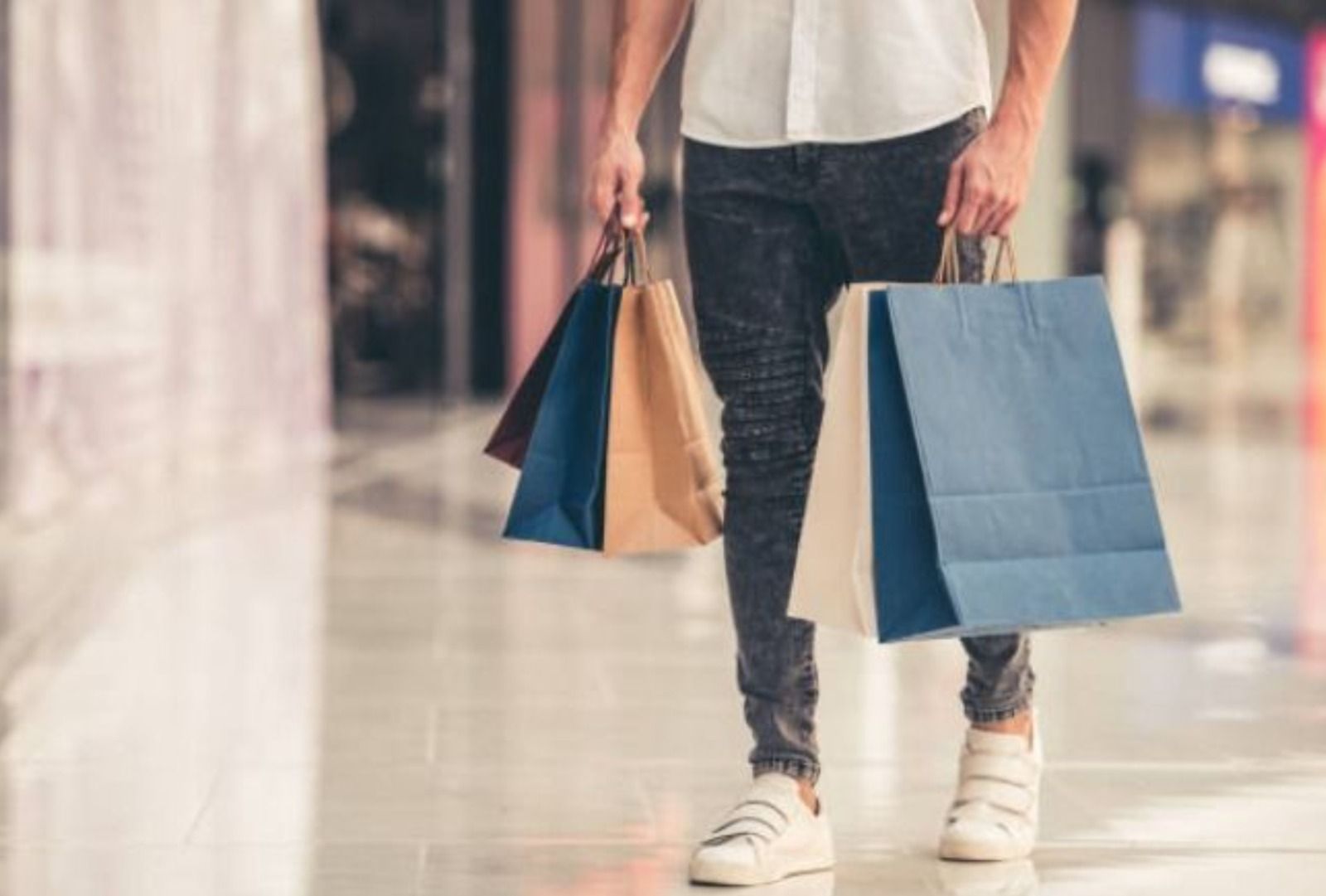 Una persona de compras