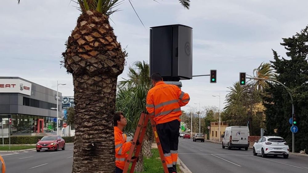 Instal·lació del radar en el complex Vistahermosa en Alacant