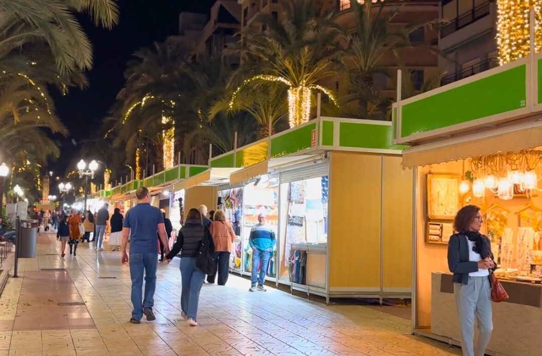 Mercat de Nadal i del llibre antic i d'ocasió d'Alacant Mercat de Nadal i del llibre antic i d'ocasió d'Alacant