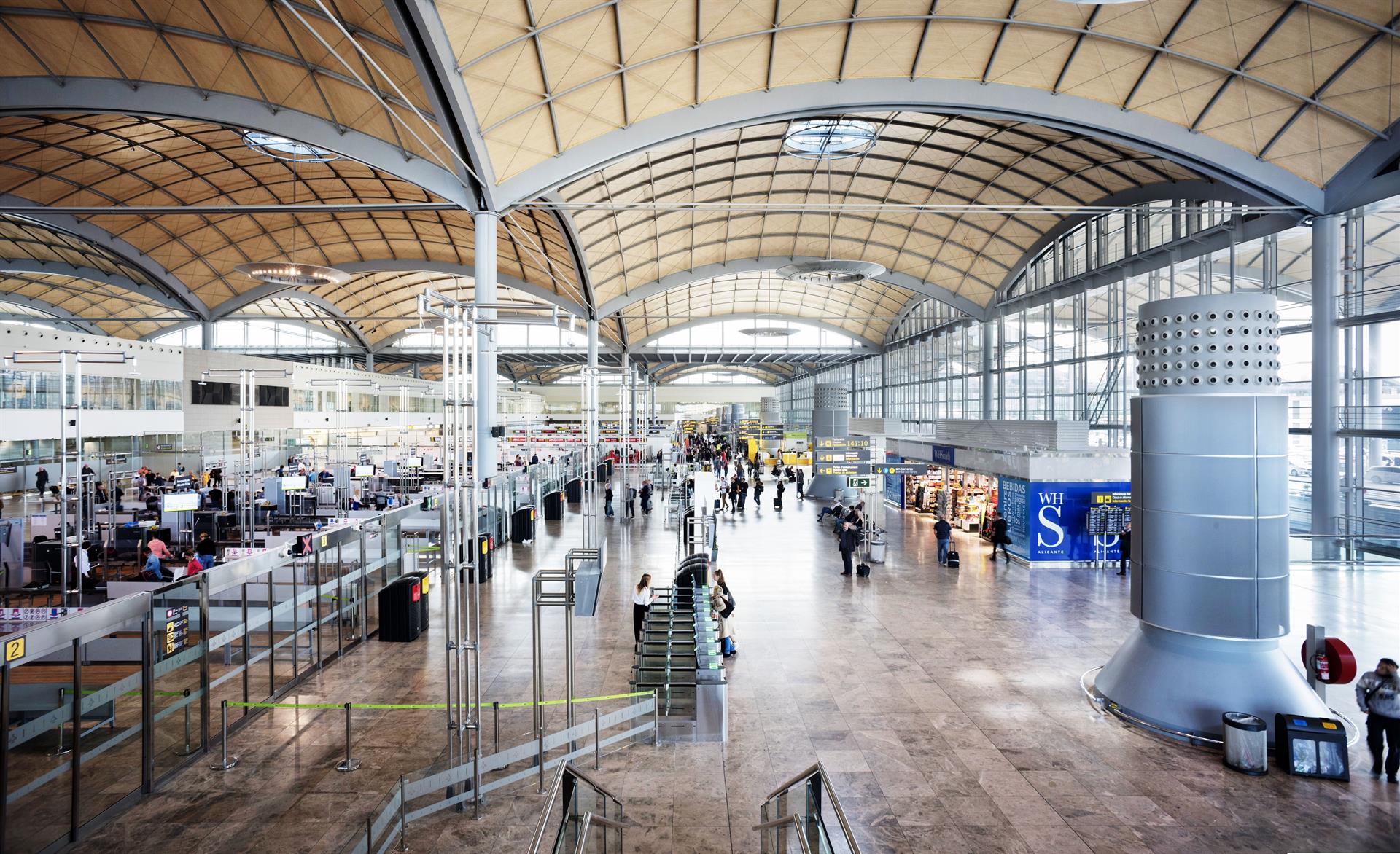 Terminal del Aeropuerto de Alicante-Elche Miguel Hernández