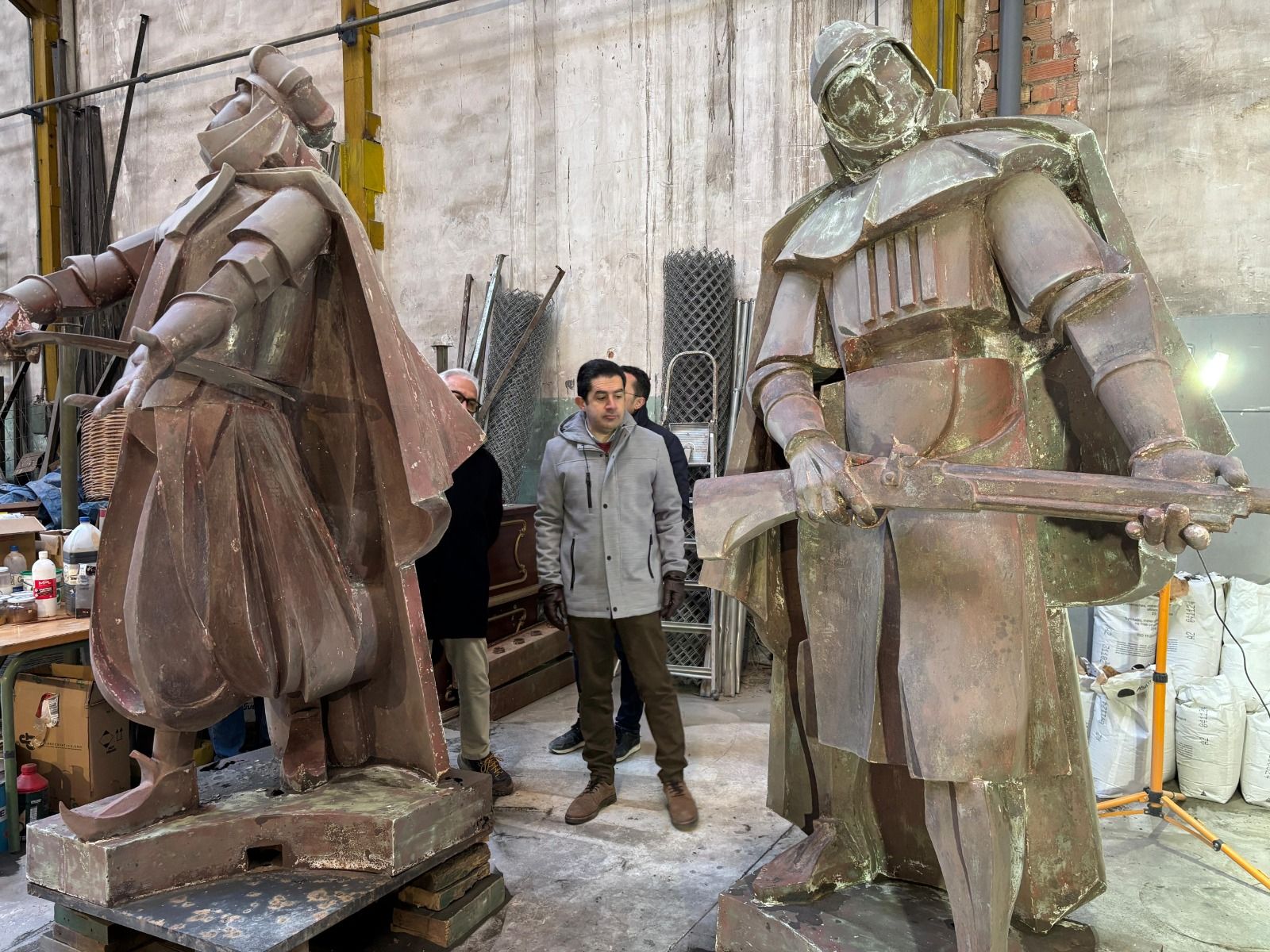 Taller de restauración de la figura de San Jordi