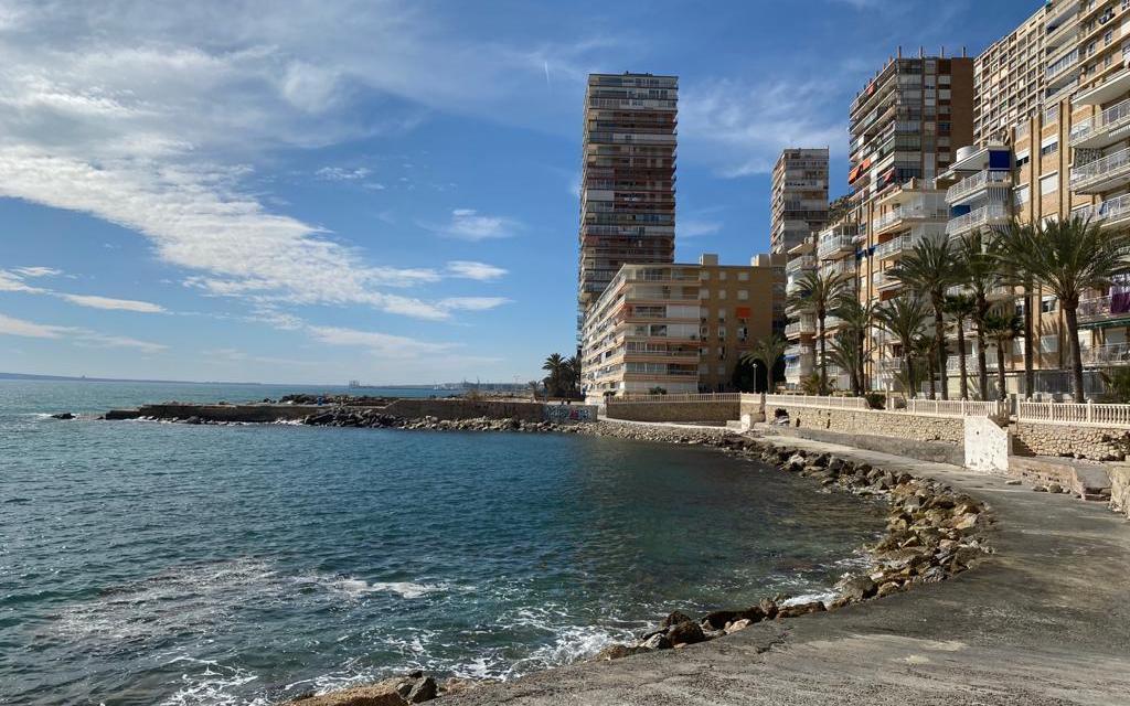 Frente litoral de la Serra Grossa en Alicante