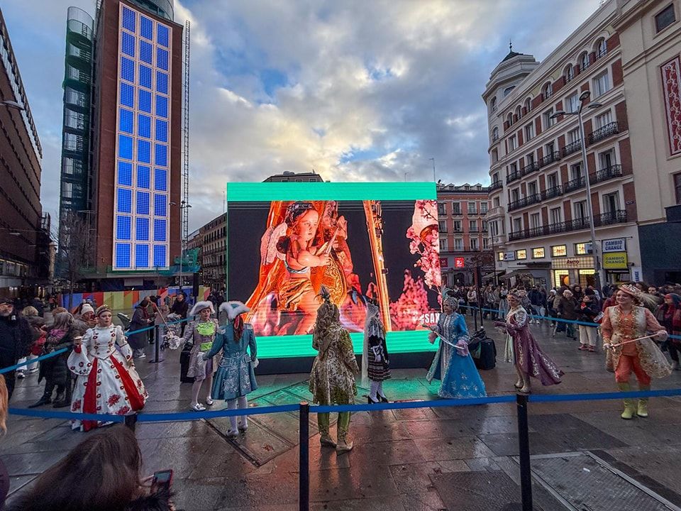 Desfilades en la plaça de Callao en FITUR 2025