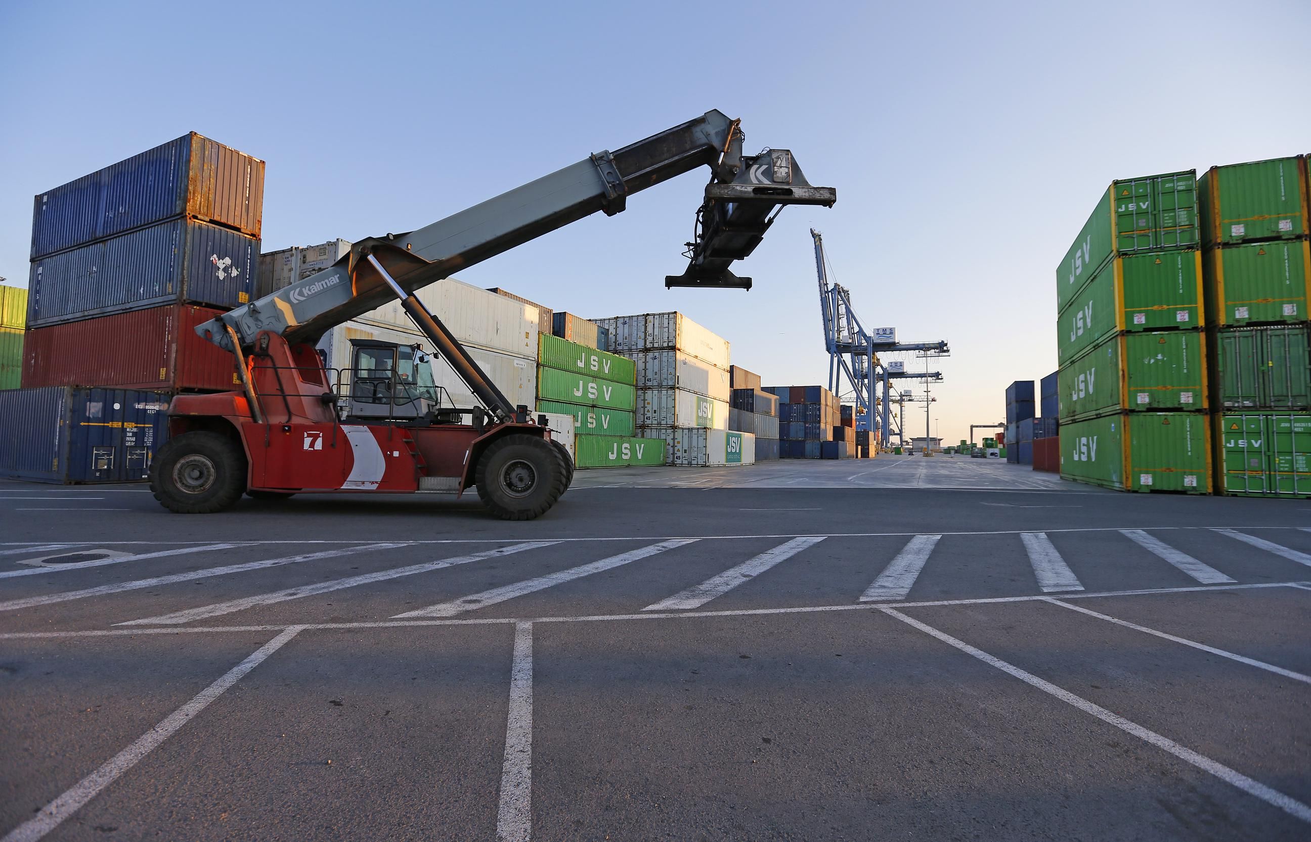Zona de contenidors en el Port d'Alacant