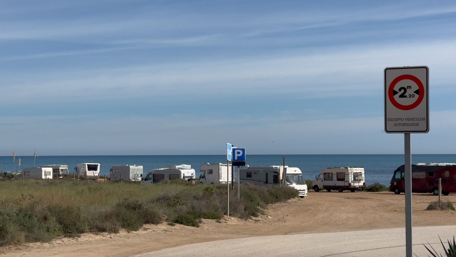 Señal en una de las playas de Elche