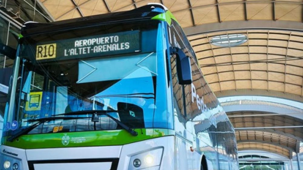 Línea de autobús de las pedanías de Elche en el aeropuerto Línea de autobús de las pedanías de Elche en el aeropuerto