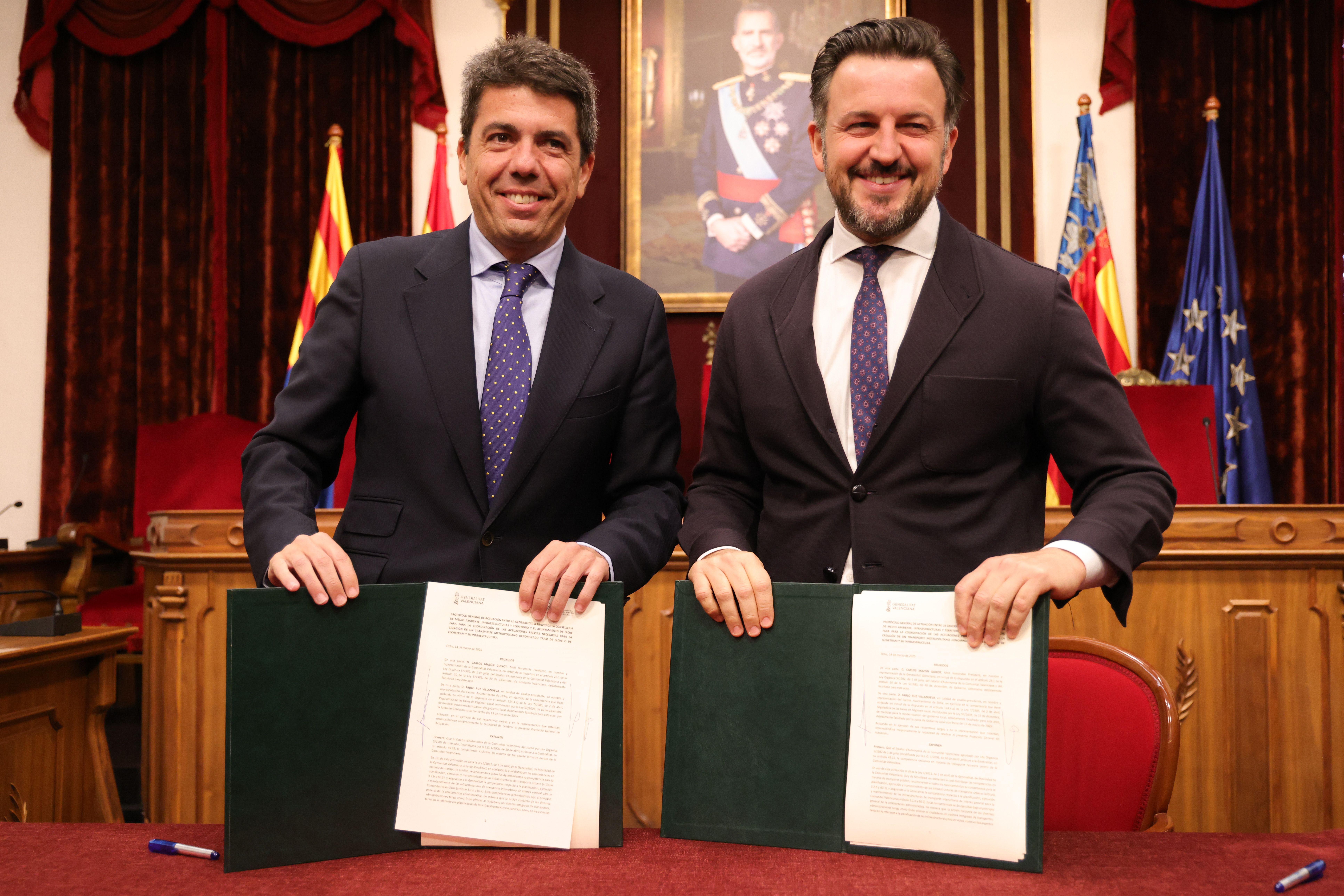 El president de la Generalitat, Carlos Mazón, i l'alcalde d'Elx, Pablo Ruz